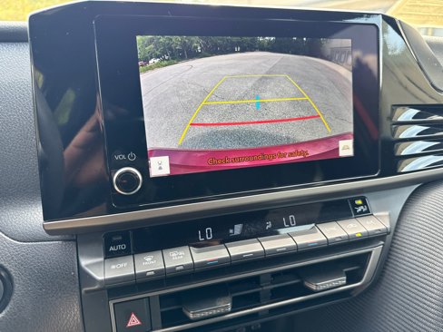 Used 2025 Toyota Camry SE image 28