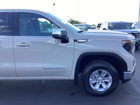New 2026 GMC Sierra 1500 SLE w/ Preferred Package image 8