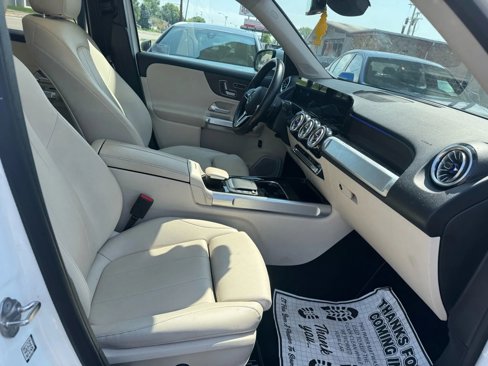 Used 2022 Mercedes-Benz GLB 250 4MATIC image 21