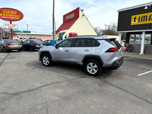 Used 2019 Toyota RAV4 XLE w/ Convenience Package image 11