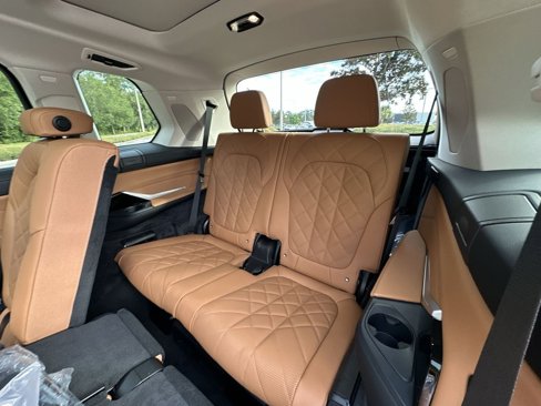 New 2026 BMW X7 xDrive40i image 28