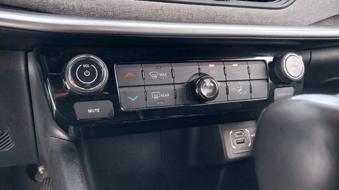 Certified 2024 Jeep Compass Latitude image 27