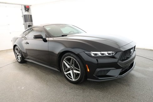 Used 2024 Ford Mustang Premium image 3