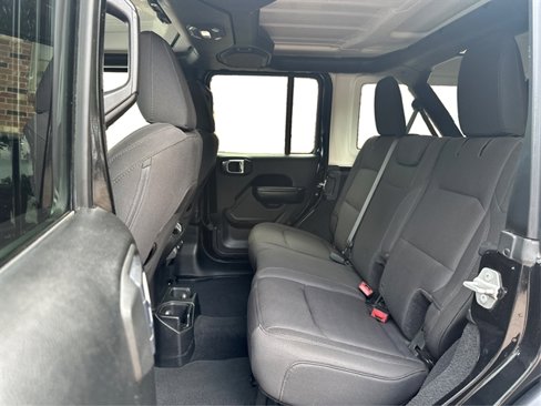 Used 2018 Jeep Wrangler Unlimited Sport S image 11
