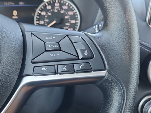 Used 2025 Nissan Sentra SV image 14