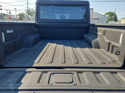 Used 2023 Jeep Gladiator Mojave w/ Cold Weather Group image 16
