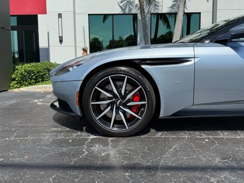 Used 2018 Aston Martin DB11 V12 image 15