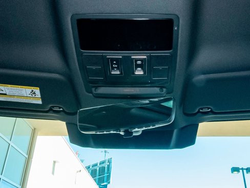 New 2024 Land Rover Defender 90 X-Dynamic SE image 17
