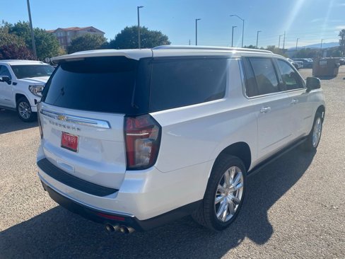 Used 2022 Chevrolet Suburban High Country image 5