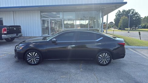 Used 2025 Nissan Altima 2.5 SV image 4