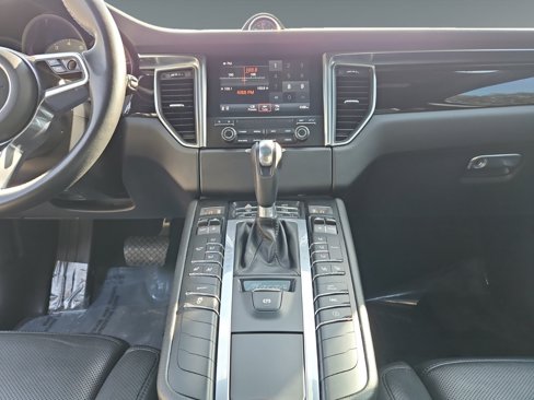 Used 2018 Porsche Macan S image 11