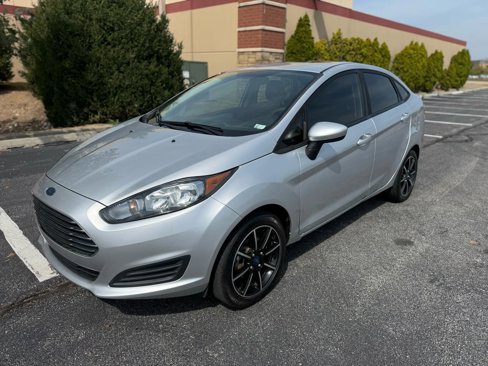 Used 2019 Ford Fiesta SE image 1