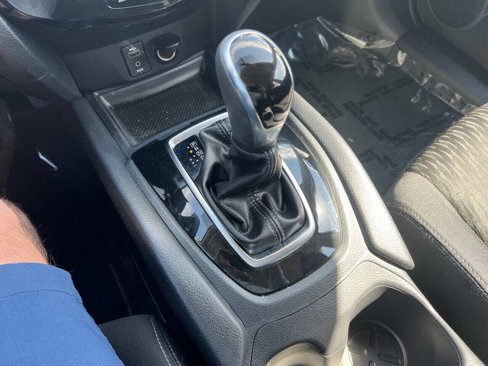 Used 2017 Nissan Rogue S image 12