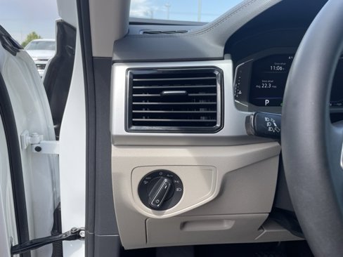 Used 2023 Volkswagen Atlas SE image 21