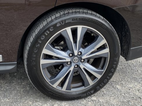 Used 2019 Nissan Pathfinder Platinum image 9