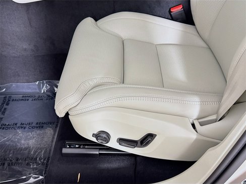 New 2026 Volvo XC60 B5 Ultra w/ Protection Package image 20