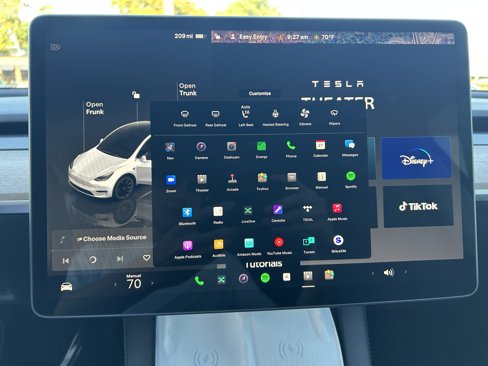 Used 2022 Tesla Model Y Long Range image 6