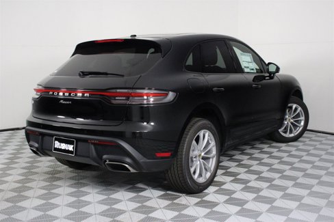 New 2026 Porsche Macan image 7
