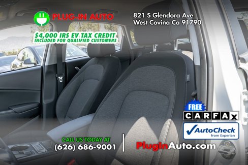 Used 2023 Hyundai Kona SE image 6