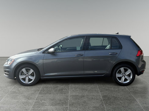 Used 2017 Volkswagen Golf Wolfsburg Edition image 3