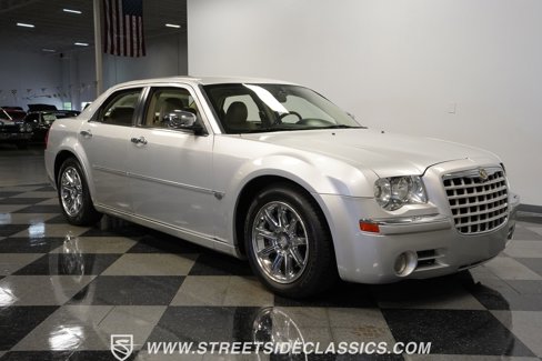 Used 2005 Chrysler 300 C w/ Navigation & Sound Group II image 16