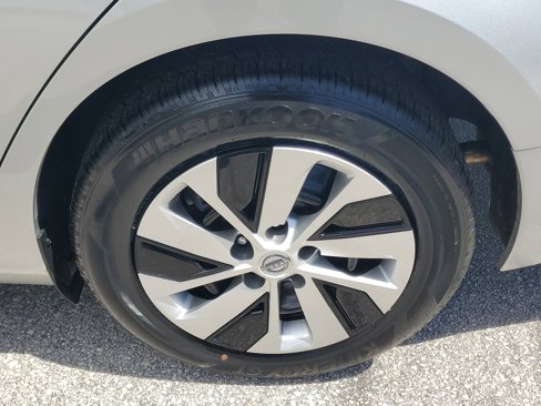 Used 2024 Nissan Altima 2.5 S image 7
