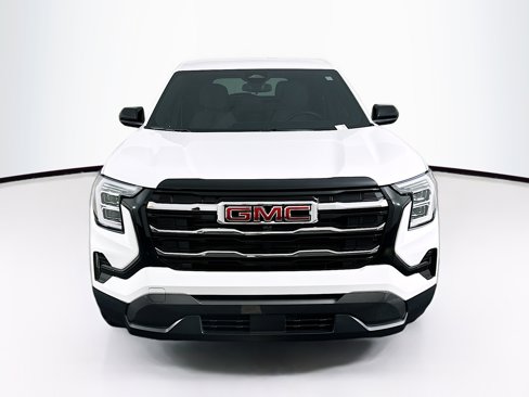 Used 2025 GMC Terrain Elevation image 2