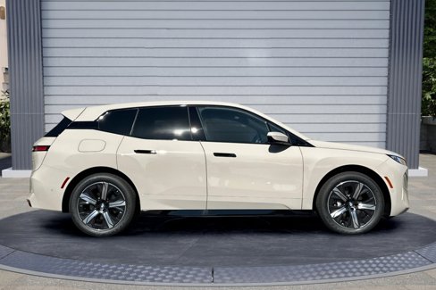 New 2026 BMW iX xDrive60 w/ Premium Package image 3