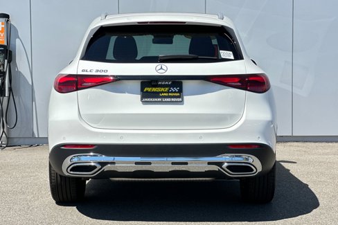 Used 2024 Mercedes-Benz GLC 300 image 4