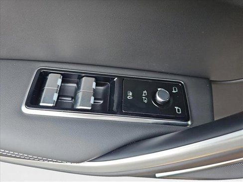 New 2026 Jaguar F-PACE R-Dynamic S image 28