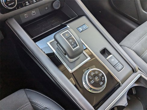 New 2025 Mitsubishi Outlander SE image 22