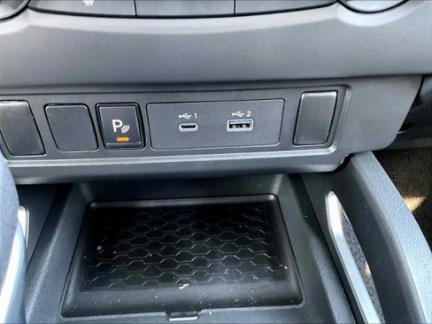 Certified 2025 Nissan Frontier SV image 25