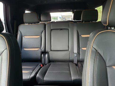 Used 2024 GMC Yukon AT4 image 30