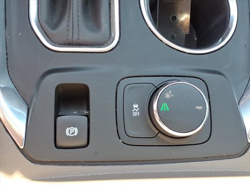 Used 2019 Chevrolet Traverse LT w/ LT Premium Package image 16