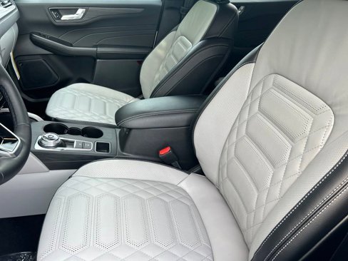 New 2024 Ford Escape SE w/ PHEV Premium Package image 16