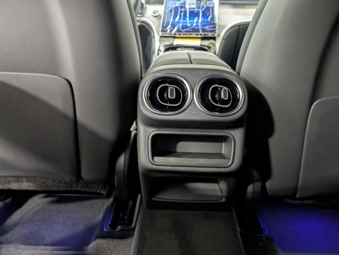 New 2025 Mercedes-Benz GLC 350e 4MATIC image 18