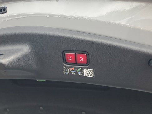 New 2026 Mercedes-Benz CLE 300 4MATIC Coupe image 9