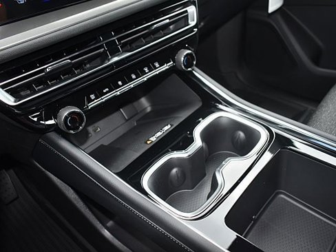 New 2026 Chevrolet Traverse LT w/ LPO, Floor Liner Package image 14