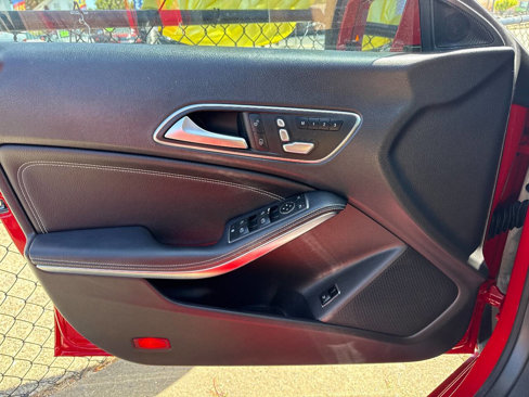 Used 2018 Mercedes-Benz CLA 250 image 13