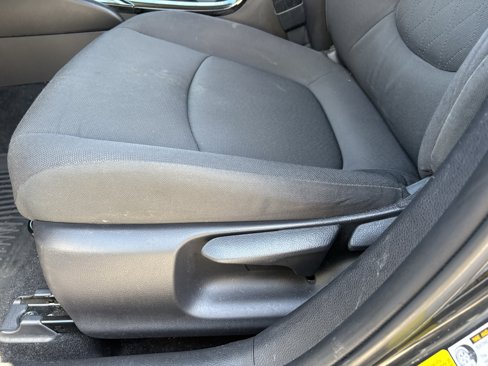 Used 2022 Toyota Corolla LE image 19