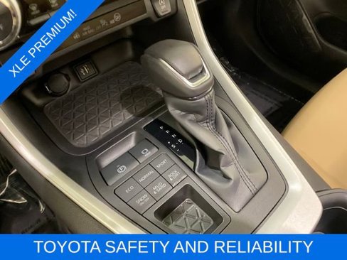 Used 2025 Toyota RAV4 XLE Premium image 21