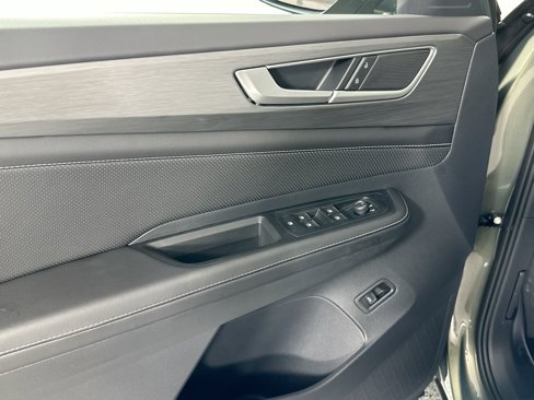New 2025 Volkswagen Atlas Cross Sport SE image 15