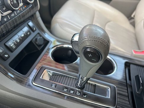 Used 2014 Chevrolet Traverse LTZ image 23
