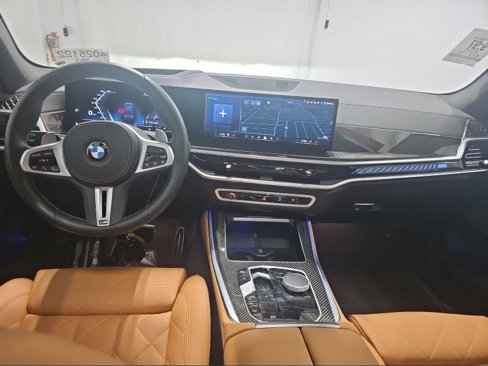 Used 2025 BMW X5 M60i w/ Climate Comfort Package image 8