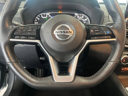 Used 2022 Nissan Altima 2.5 SV w/ SV Premium Package image 4