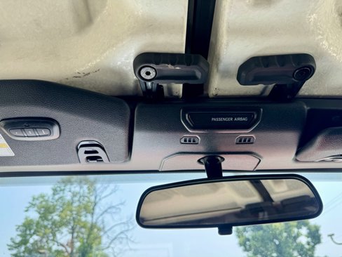 Used 2018 Jeep Wrangler Unlimited Sport S image 40