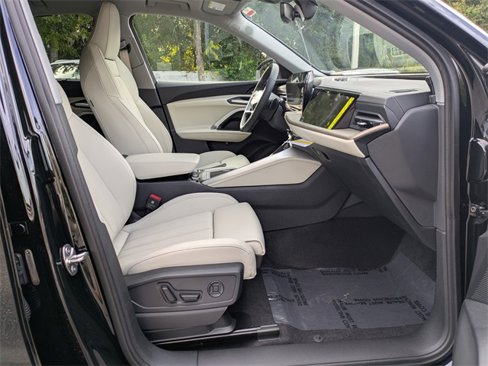 New 2025 Audi Q5 Prestige image 3
