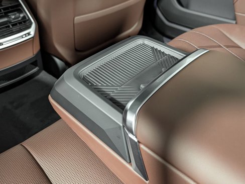 New 2026 BMW 740i xDrive image 30