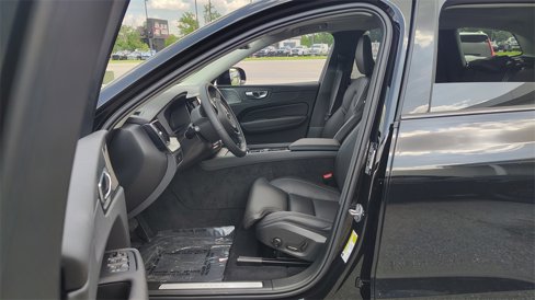 New 2025 Volvo XC60 B5 Ultra w/ Protection Package Premier image 7