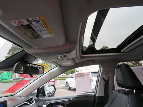 Certified 2025 Toyota RAV4 XLE Premium image 32